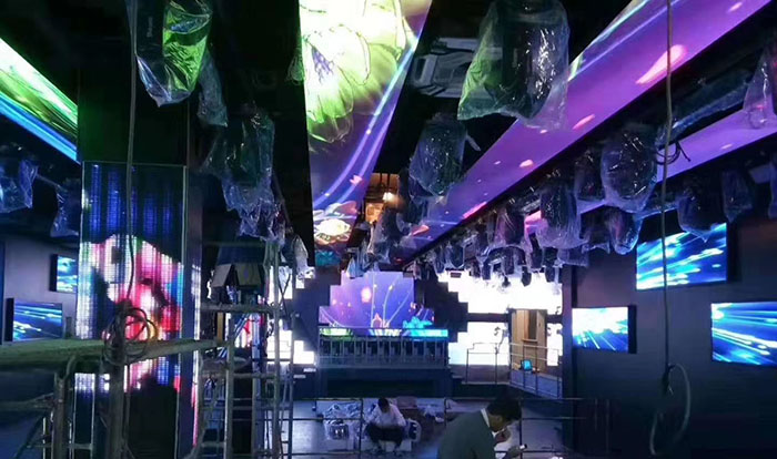 广西北海户内P4LED显示屏酒吧项目案例